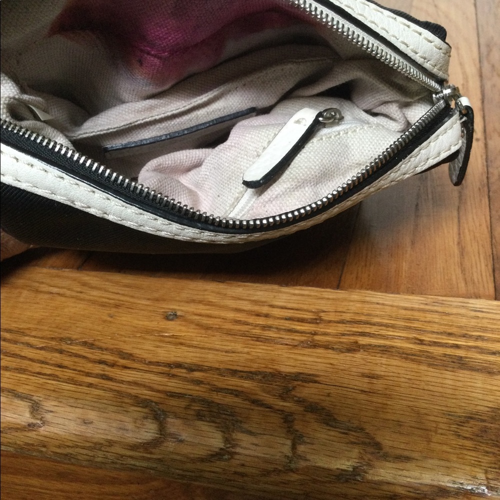 Black Michael Kors pouch - Picture 7 of 12
